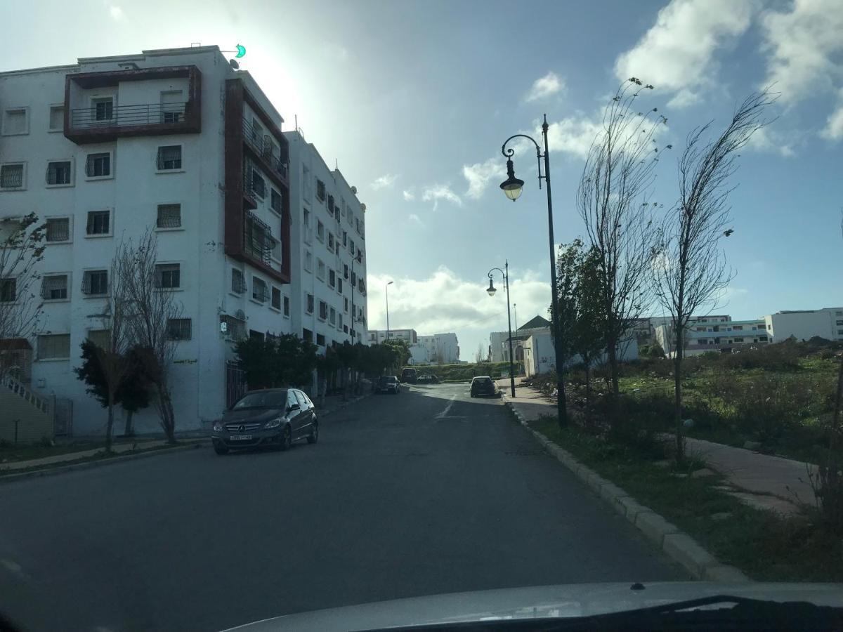 Appartement Familial Proche Aeroport Bab Andalous Tanger Exterior foto